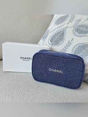 NIB CHANEL Navy Cosmetic Pouch - Logo Makeup Case 2023 Limited Edition Bag